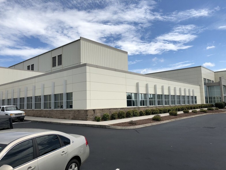 Primary Photo Of 2332 News Sentinel Dr, Knoxville Medical For Lease