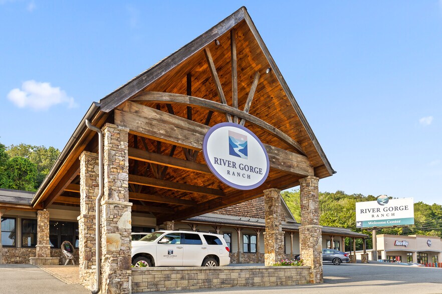 More Photos Of 104 Battle Creek, South Pittsburg Medical For Sale