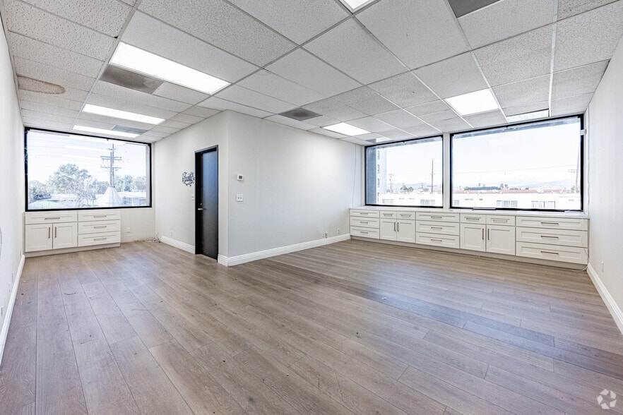 More Photos Of 6746 Valjean Ave, Van Nuys Loft Creative Space For Sale