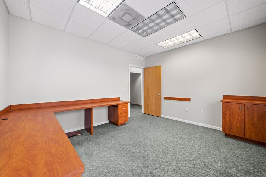 More Photos Of , Jacksonville Office For Sale