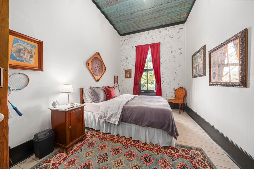 More Photos Of 411 E Front Ave, Chester Hospitality For Sale