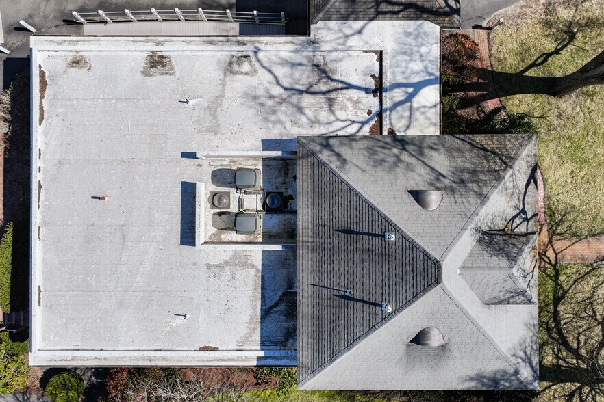 More Photos Of 204 Main St, Orleans Medical For Sale