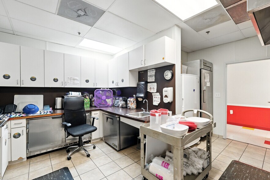 More Photos Of 1700 Cedar Run, Ennis Daycare Center For Sale