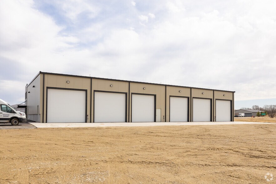 More Photos Of 1985 County Road 90, Maple Plain Industrial For Lease