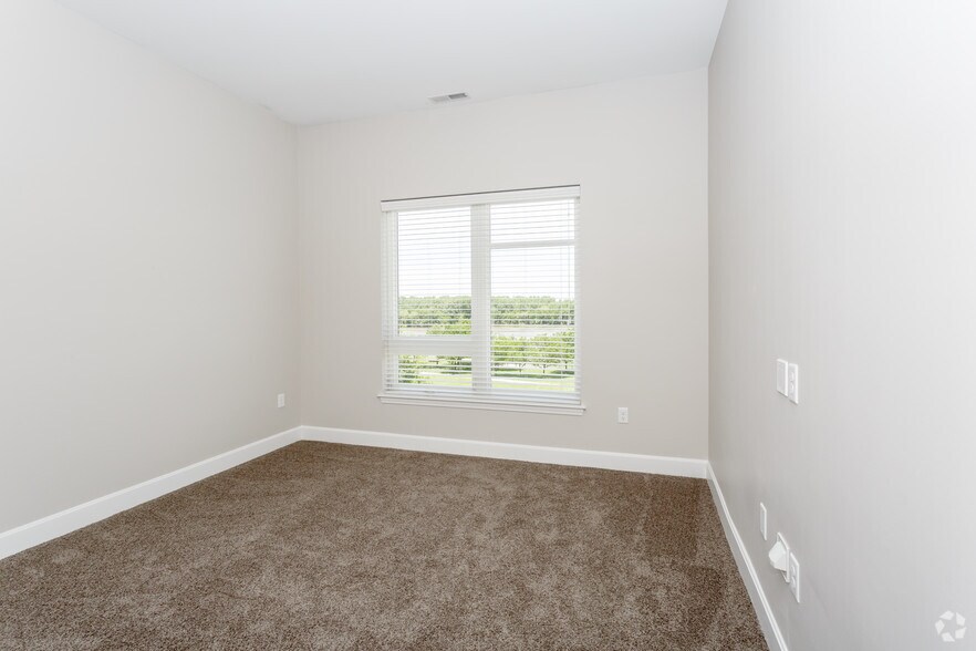 More Photos Of 1000 Berkley Pky, Kansas City Apartments For Sale