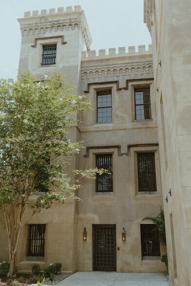 More Photos Of 21 Magazine St, Charleston Loft Creative Space For Lease