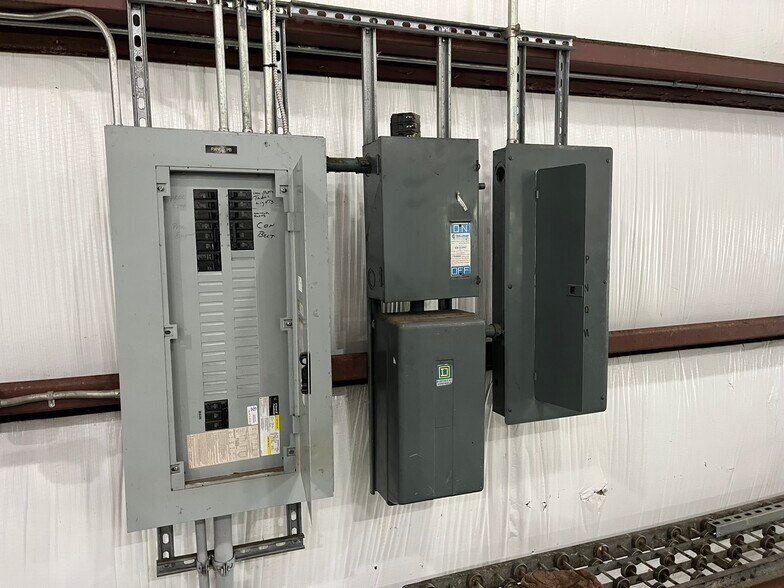 More Photos Of 2400 W Herman St, Pensacola Warehouse For Sale