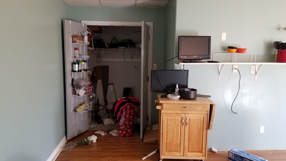 More Photos Of 12541 Minuteman Dr, Draper Auto Repair For Sale