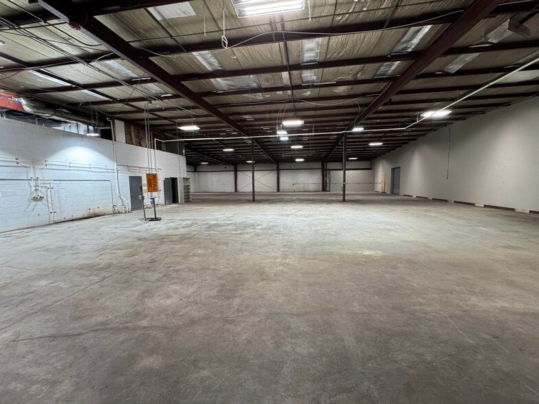More Photos Of 205 Brick Kiln Rd, Winchester Warehouse For Sale