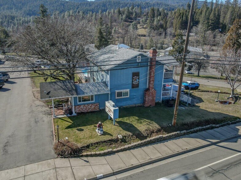 More Photos Of 718 Main St, Weaverville Hotel For Sale