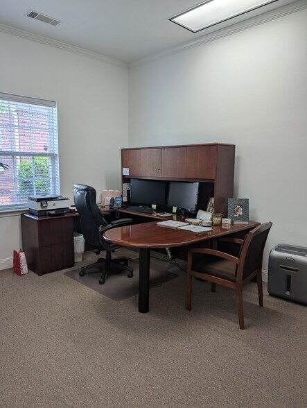 More Photos Of 1815 Lockeway Dr, Alpharetta Office For Sale