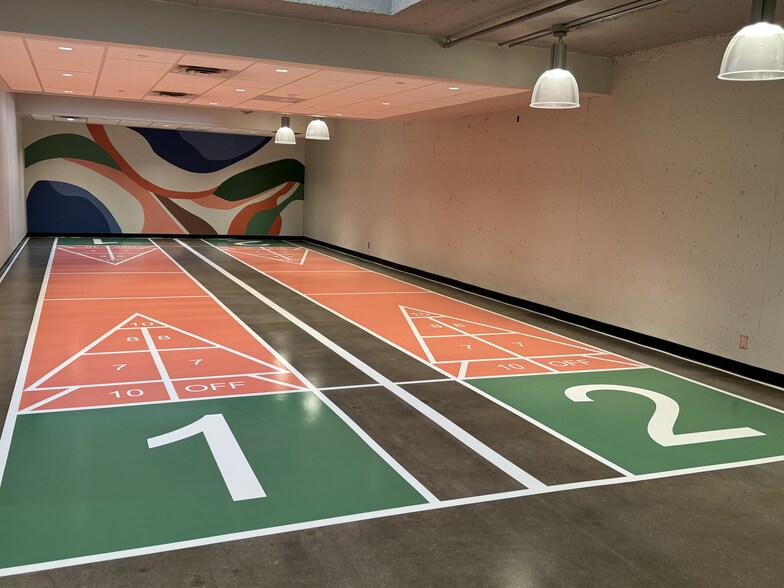 More Photos Of 2001 Killebrew Dr, Bloomington Unknown For Lease