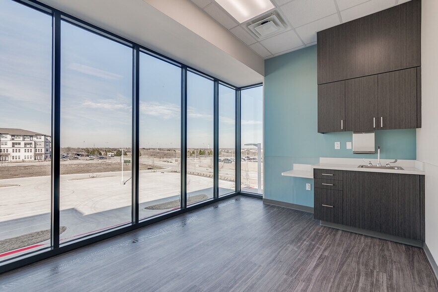 More Photos Of 4650 President George Bush Hwy, Sachse Medical For Lease