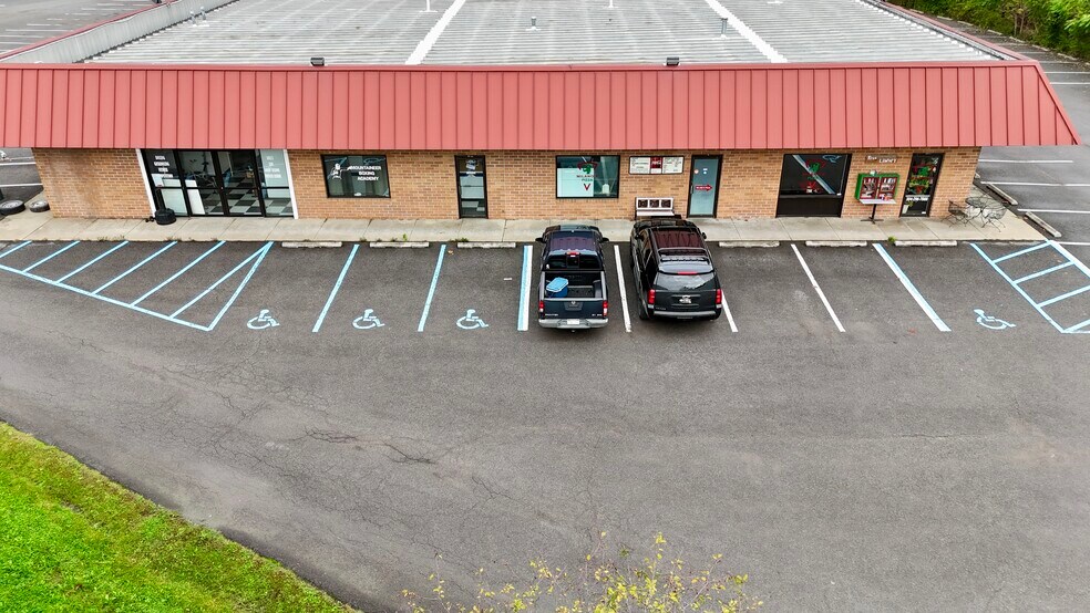 More Photos Of 103 Brookstone Plz, Morgantown Storefront Retail Office For Lease