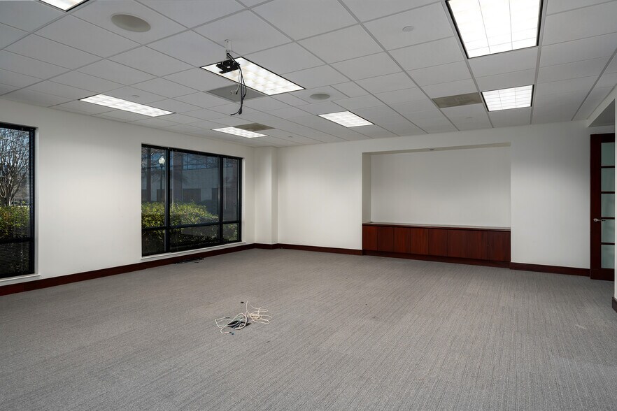 More Photos Of 2500 Corporate Dr, Birmingham Office For Sale
