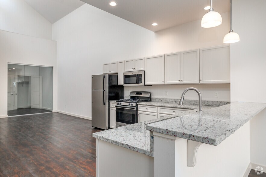 More Photos Of 220 Herald Pl, Syracuse Apartments For Sale