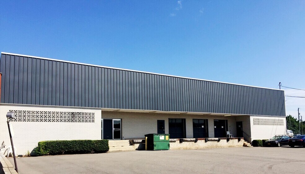 More Photos Of 1600 Belleville St, Richmond Distribution For Lease