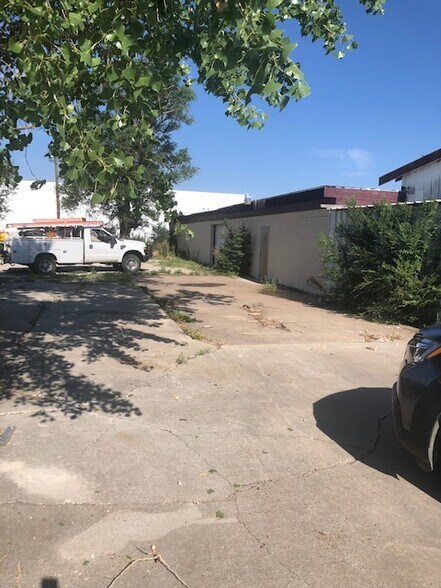 More Photos Of 10716 SE 3rd Ave, Amarillo Warehouse For Lease