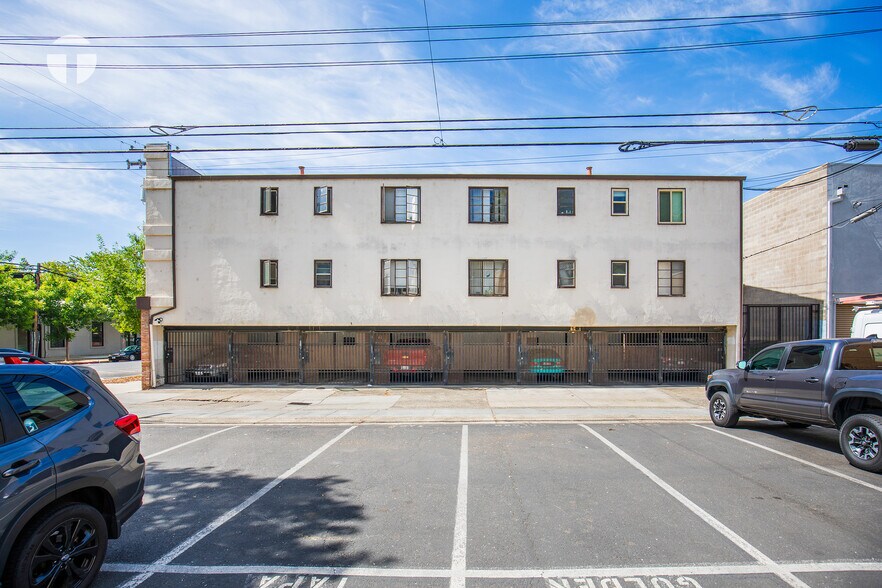 More Photos Of 916-926 22nd St, Sacramento Apartments For Sale