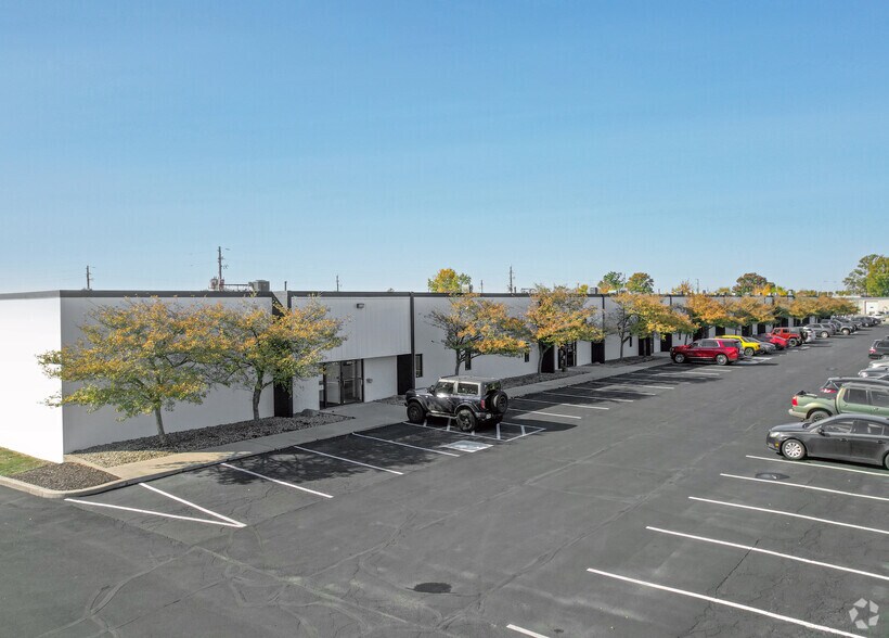 Primary Photo Of 5303-5331 W 86th St, Indianapolis Unknown For Lease