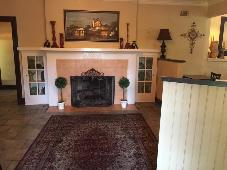More Photos Of 8556 Macon Rd, Cordova Restaurant For Sale