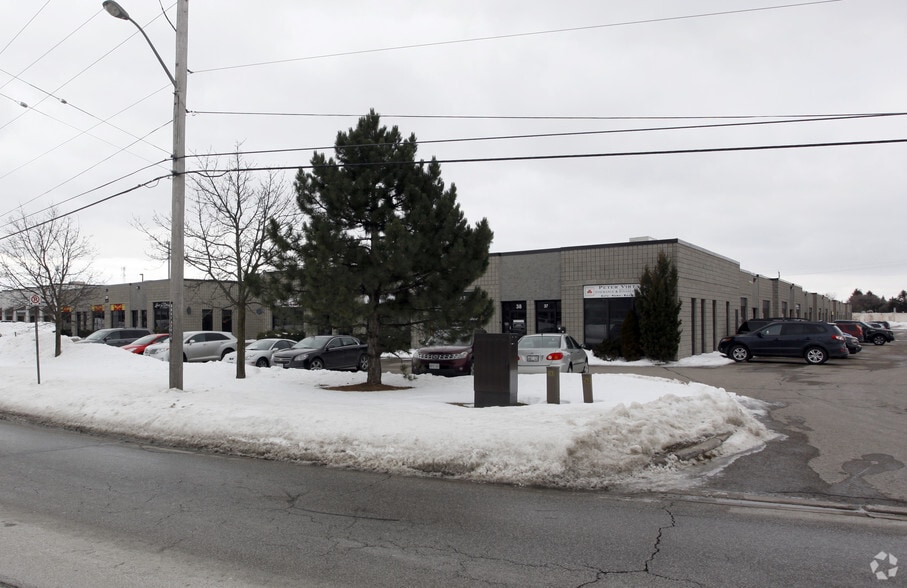 More Photos Of 220 Industrial Pky S, Aurora Flex For Sale