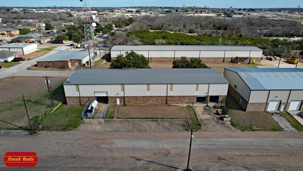 More Photos Of 410 Dodge Dr, Temple Manufacturing For Sale