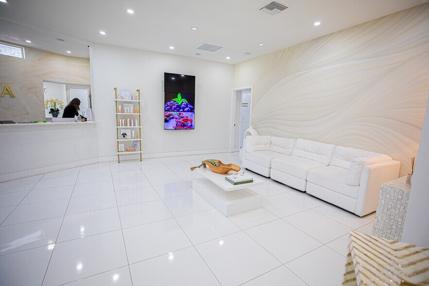 More Photos Of 2715 W Sligh Ave, Tampa Office Residential For Sale
