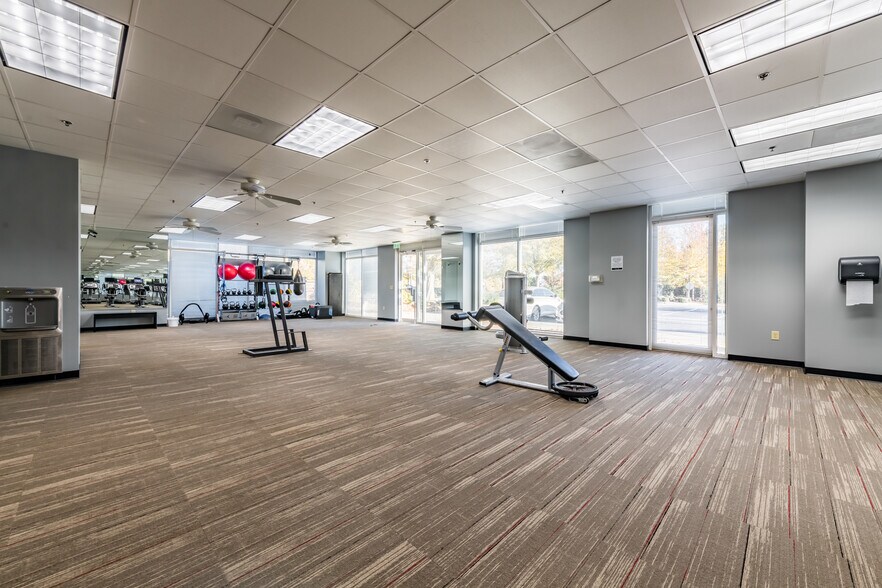 More Photos Of 2520 Northwinds Pky, Alpharetta Office For Lease