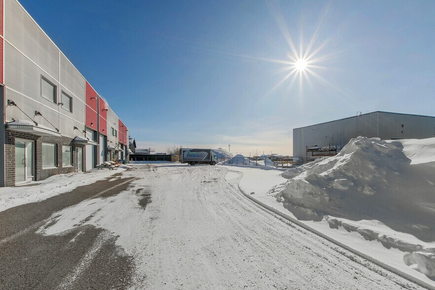More Photos Of 14410 Rue Rolland-Desjardins, Mirabel Warehouse For Sale