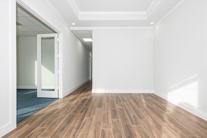 More Photos Of 14547 Lake Business Dr, Conroe Medical For Lease