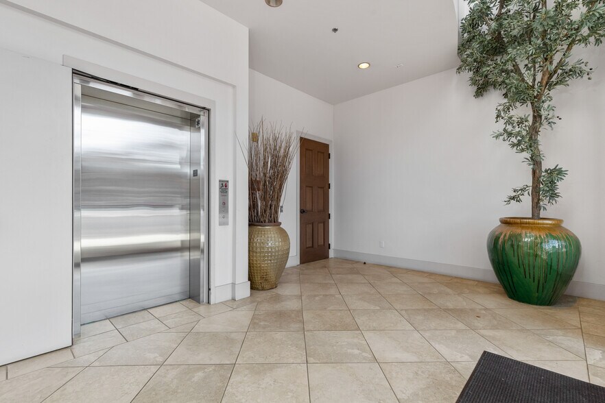 More Photos Of 1446 Spring St, Paso Robles Office For Sale