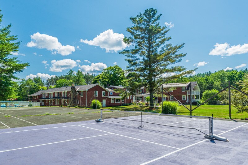 More Photos Of 132 Landgrove Rd, Landgrove Hotel For Sale