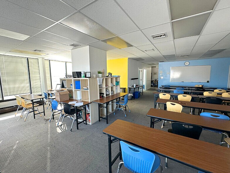 More Photos Of 1120-1122 Crane St, Menlo Park Office For Sale