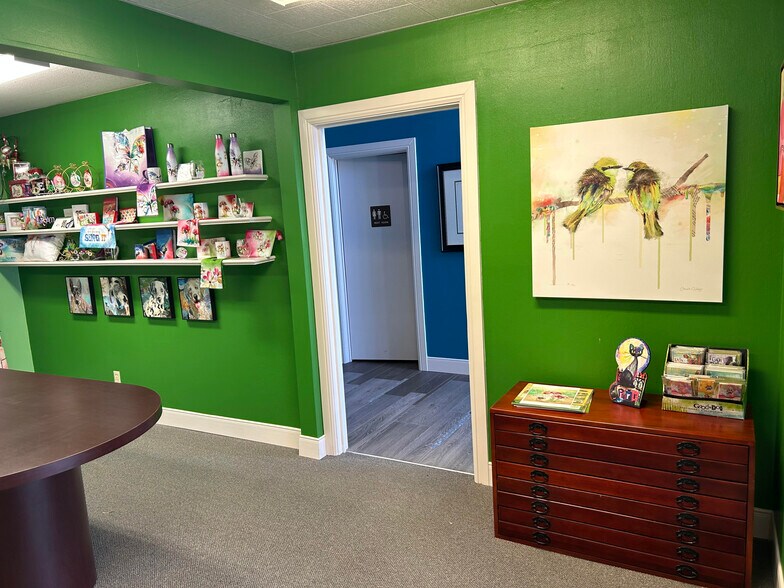 More Photos Of 217 N Mound St, Nacogdoches Office For Lease