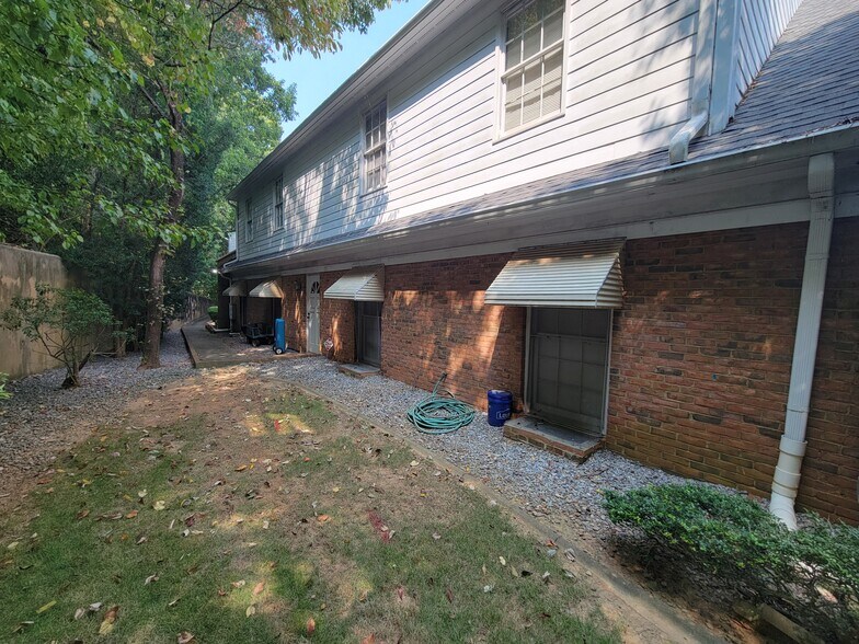 More Photos Of 555 Research Dr, Athens Office For Sale