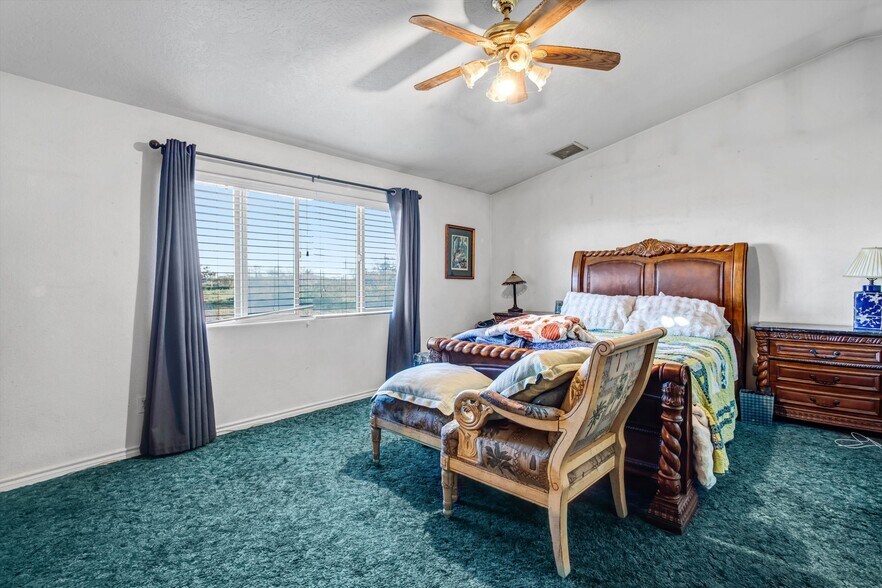 More Photos Of 10439 Mesa St, Oak Hills Multifamily For Sale