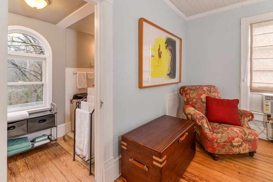 More Photos Of 145 Melrose Ave, Tryon Apartments For Sale