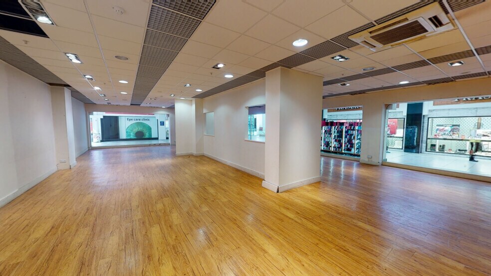 More Photos Of Horne Ln, Bedford Unknown For Lease