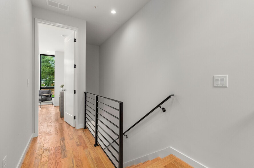 More Photos Of 105 Georgia Ave SE, Atlanta Apartments For Sale