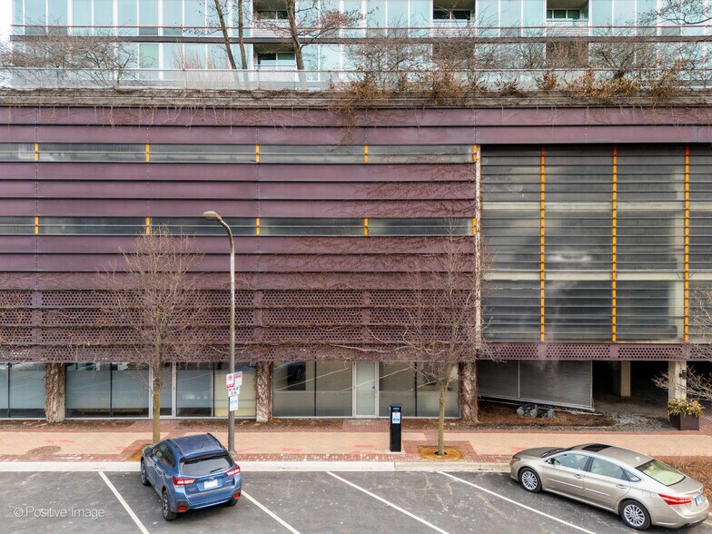 More Photos Of 1831 Benson Ave, Evanston Office For Sale