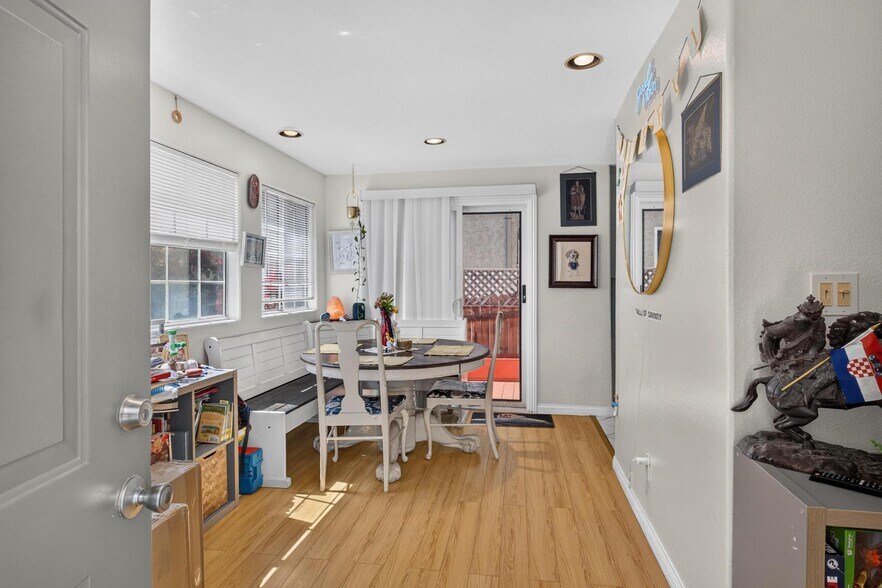 More Photos Of 225 N Juanita Ave, Redondo Beach Apartments For Sale