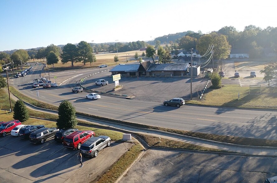 More Photos Of 1410 N Arkansas Ave, Russellville Specialty For Sale