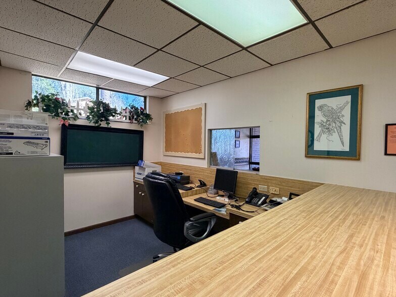 More Photos Of 1906 Debarry Ave, Orange Park Medical For Sale