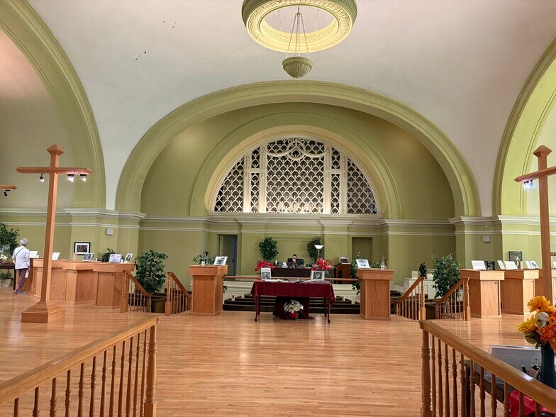 More Photos Of 902 E 1st St, Duluth Office For Sale