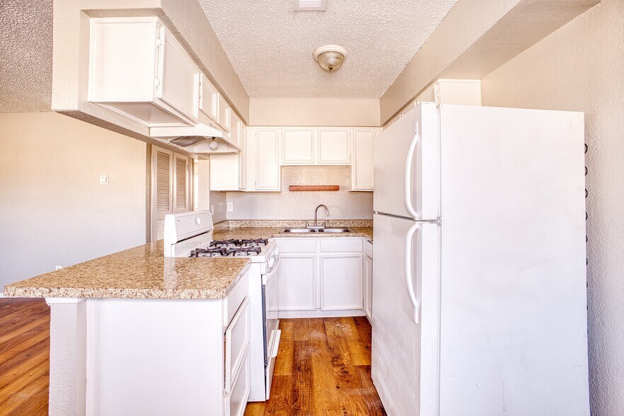 More Photos Of 4930 Hercules Ave, El Paso Apartments For Sale