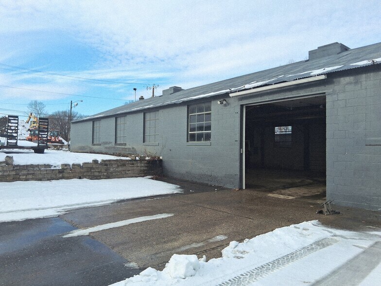 Primary Photo Of 277-281 Garden St, Feeding Hills Warehouse For Lease