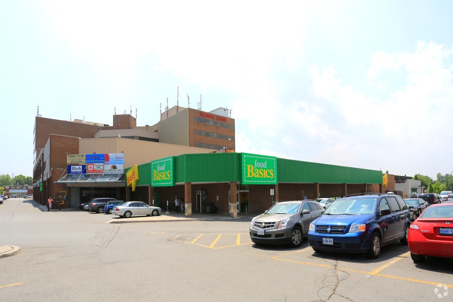 More Photos Of 300 John St, Markham Unknown For Lease