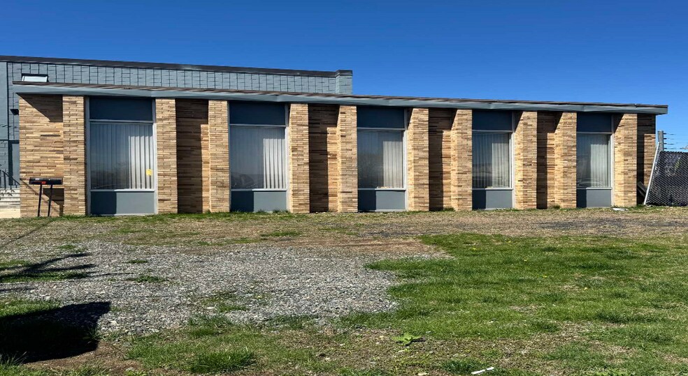 Primary Photo Of 44 Turnbull St, Springfield Warehouse For Lease