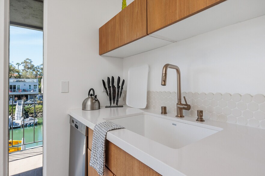 More Photos Of 4627 Park Dr, Carlsbad Apartments For Sale